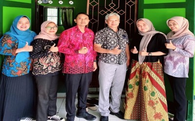 “ Batik sebagai Identitas Bangsa Indonesia, Nuansa Ramah, Ceria dan Bahagia “
